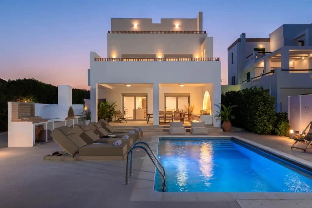 Paradiso Luxury Beachfront Villa, Gennadi