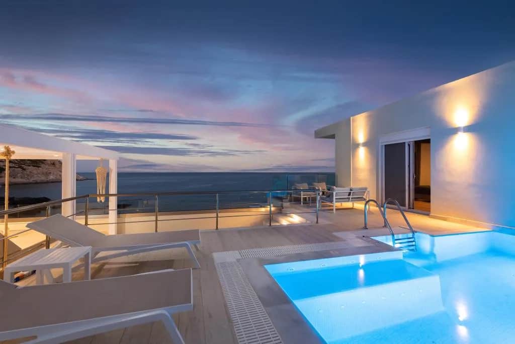 Hamilton Sea Front Villa, Stegna