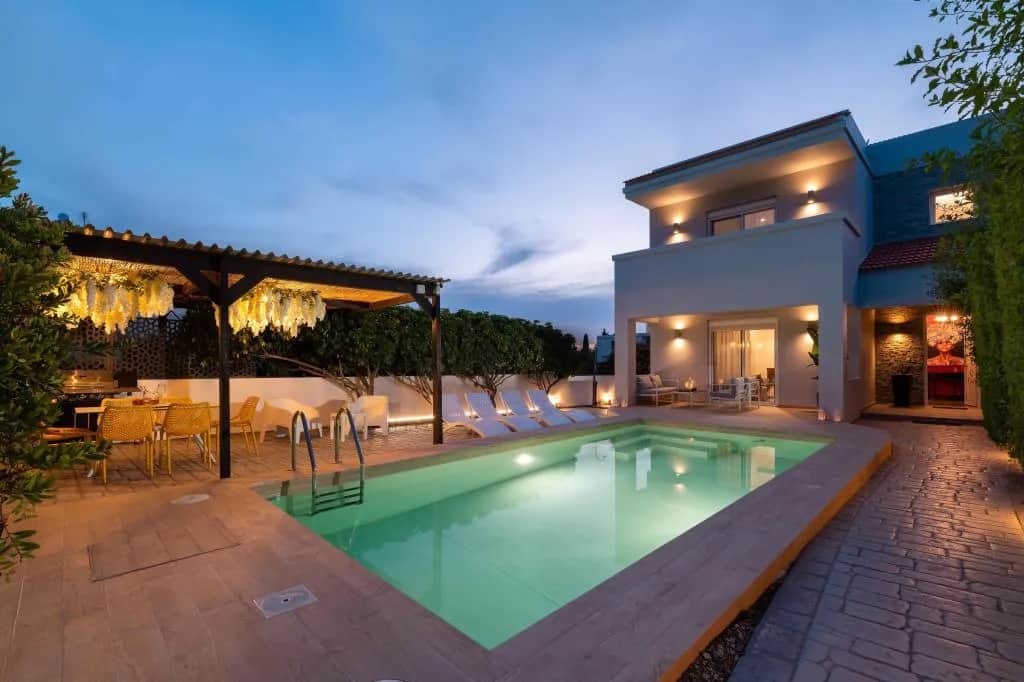 Niovis Villa, Pastida