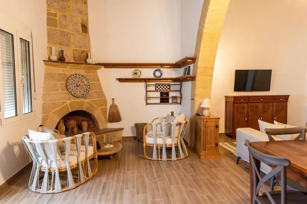 La Casa di Varvara e Nikolas, Soroni