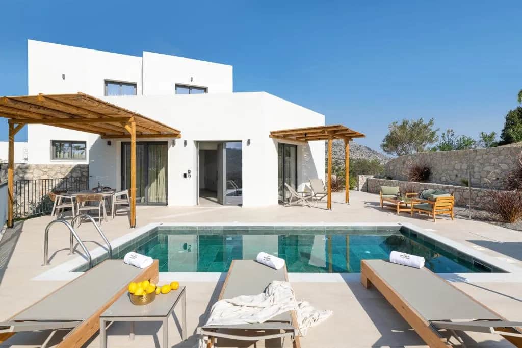 Villa Pentagon, Massari