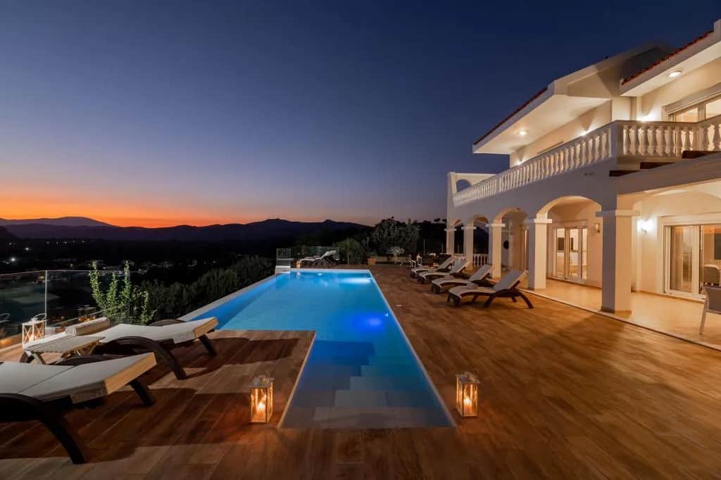 Villa Kamos , Archangelos