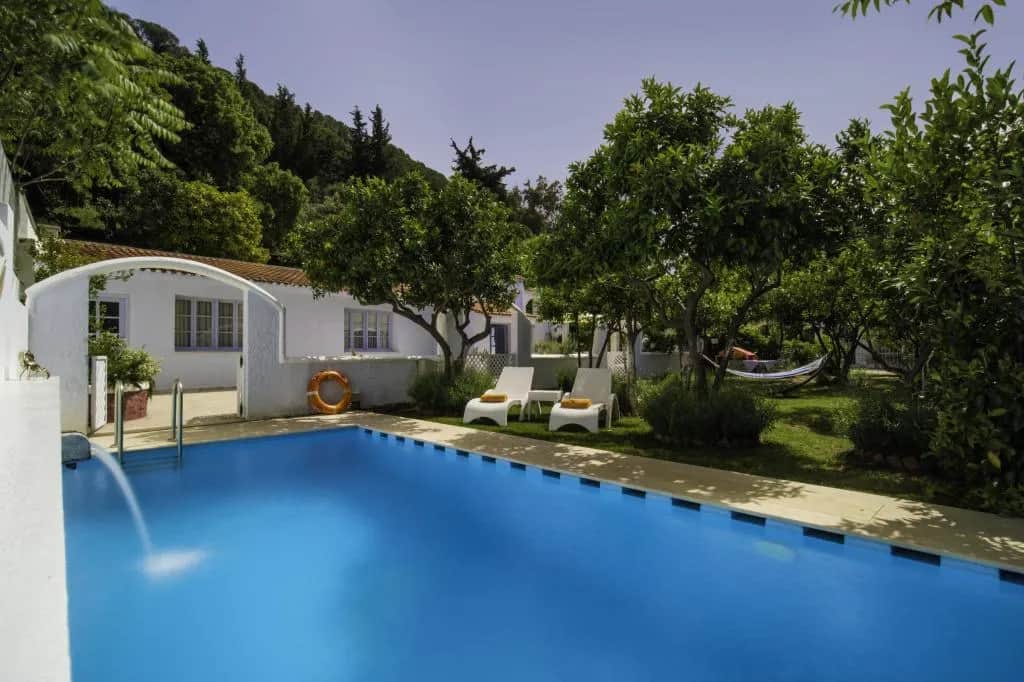 Villa Amelie, Ixia