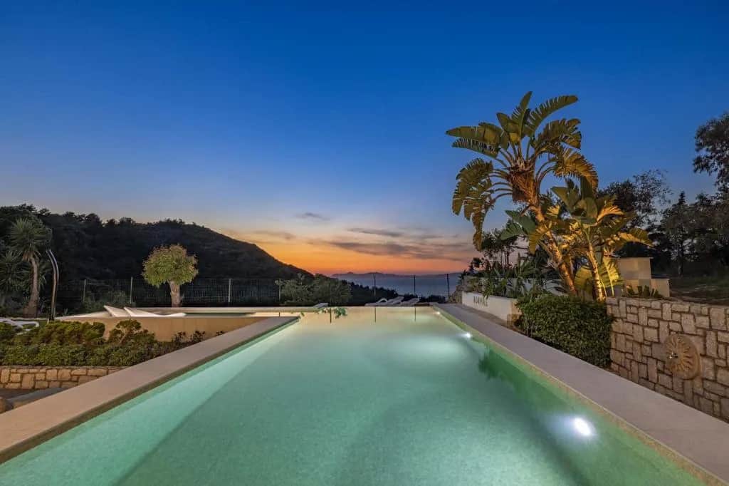 Adamas Villa Rhodes, Rhodes City