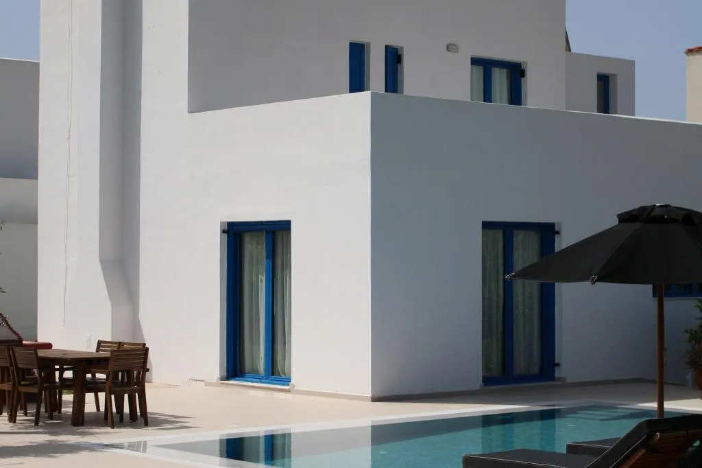 Blue Moon Villa, Kolympia
