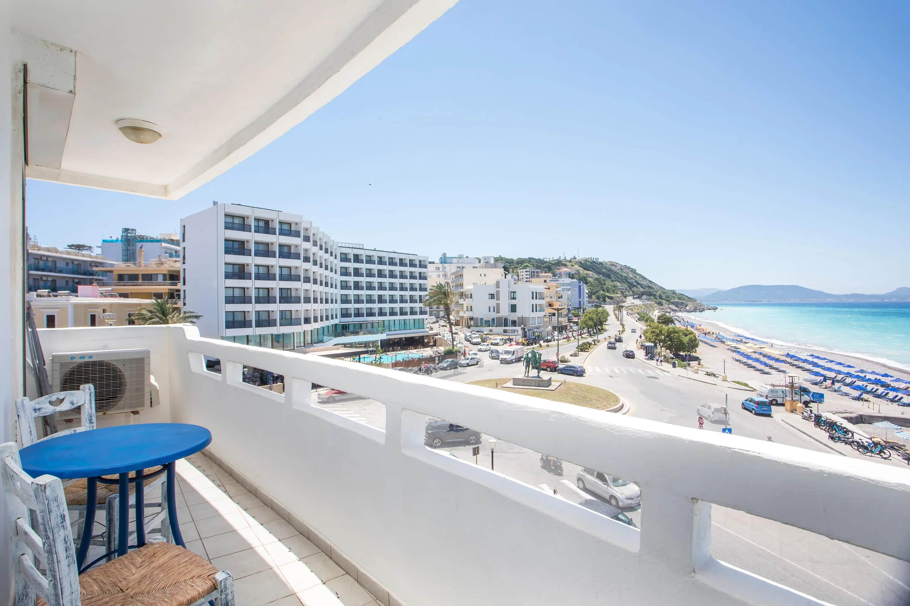 Molos Seaside Apartment — photo 2