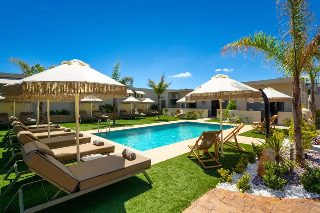 Oasis Luxury Suites - Two-Bedroom Grand Suite, Kolympia