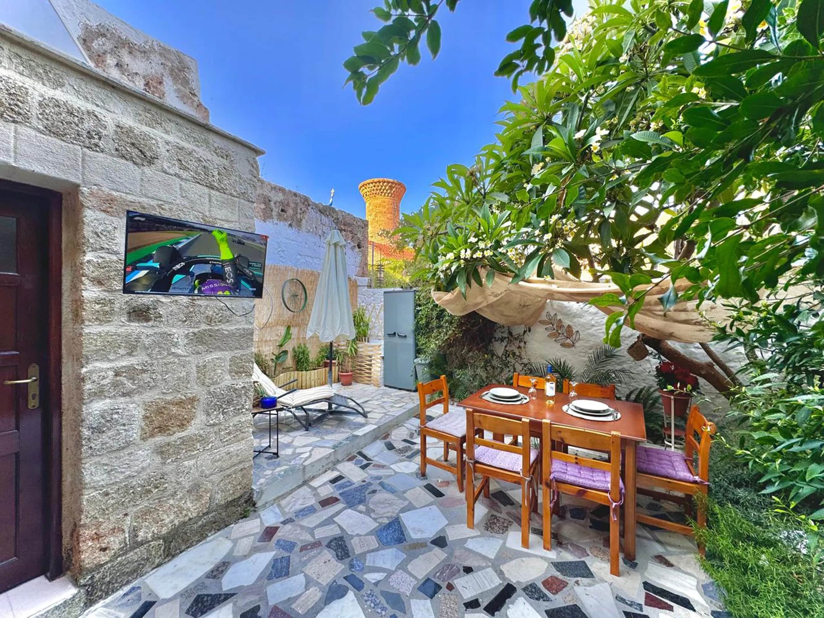 George&Michael Traditional House — photo 1