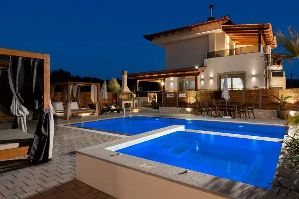 Panthea villa, Treis