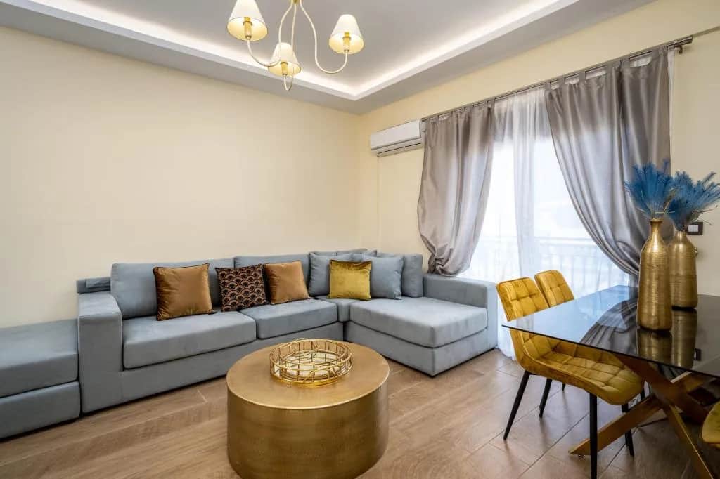J.O House, Archangelos