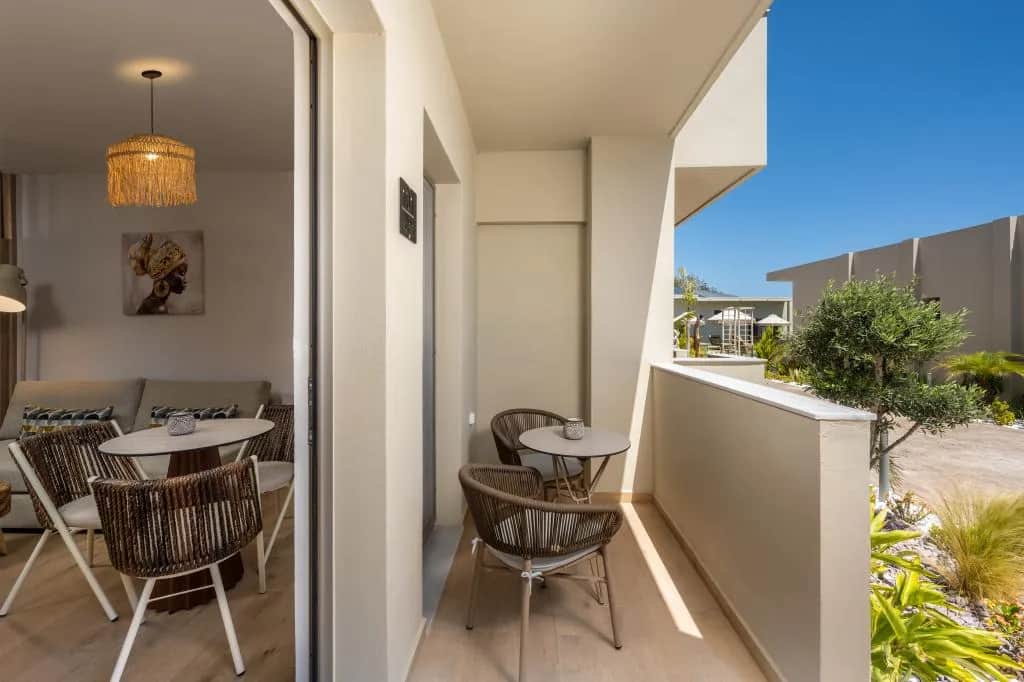 Oasis Luxury Suites - River Swim-Up Suite, Kolympia