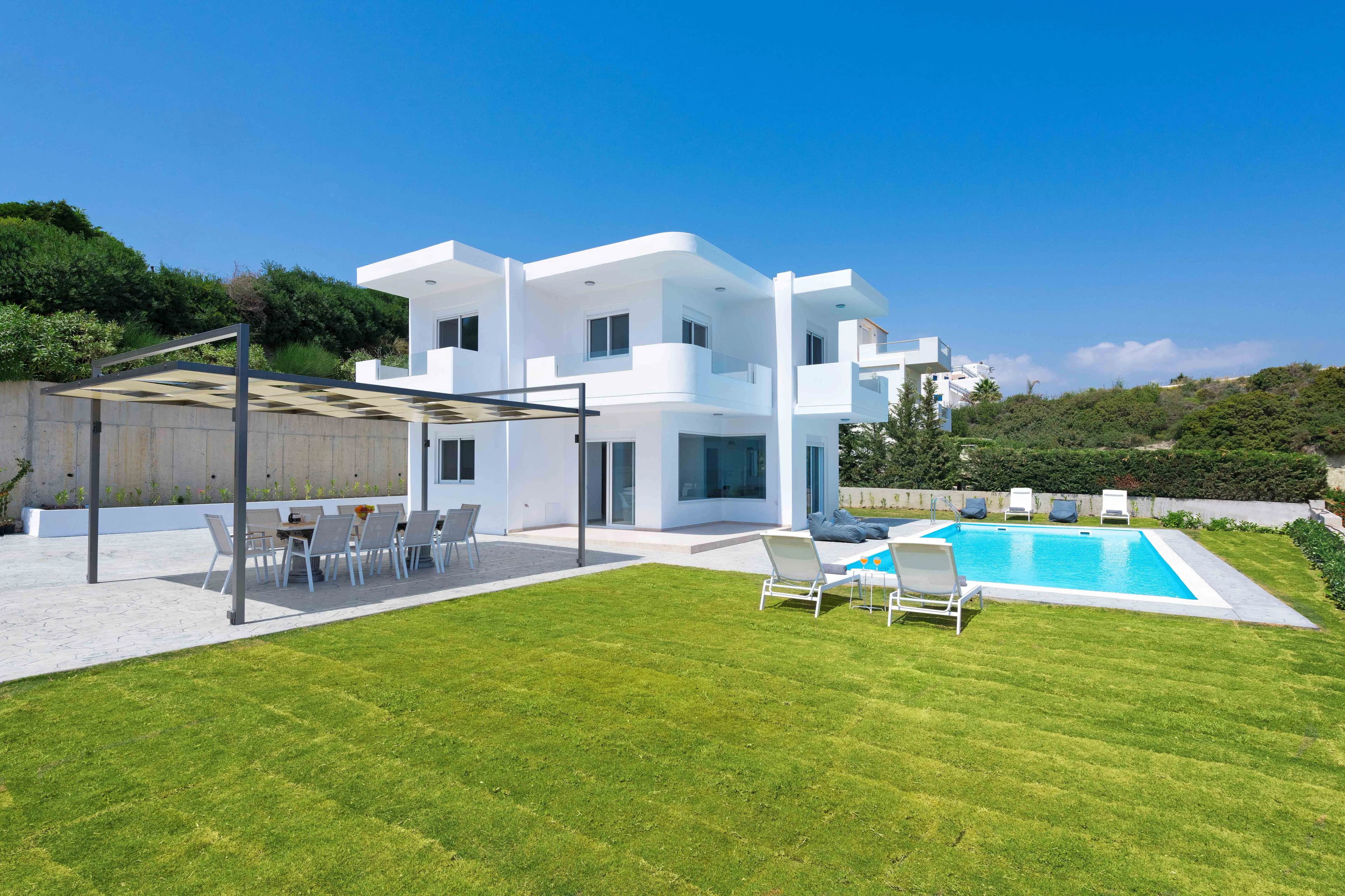 Hill & Sea View Villa — photo 1