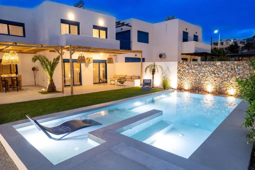 Sia Villa, Pefki
