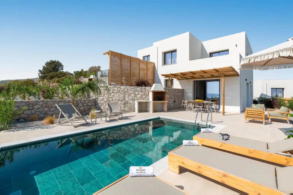 Villa Mer Amie, Massari