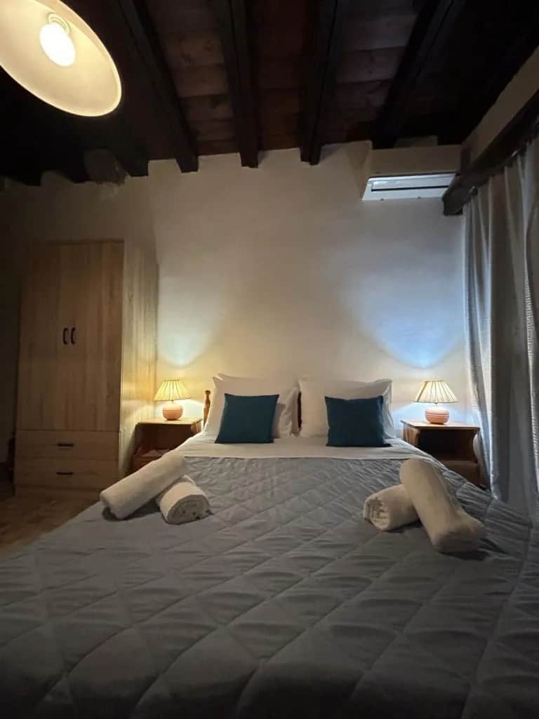 Zoe House, Rhodes City