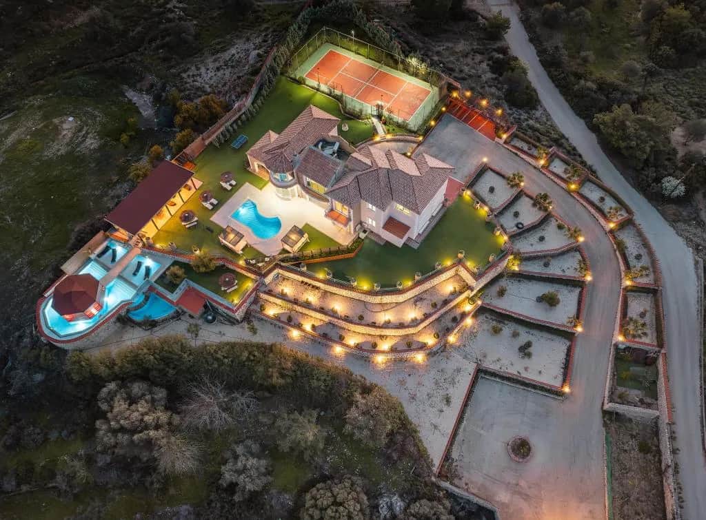 Paramithia Villa, Kolympia