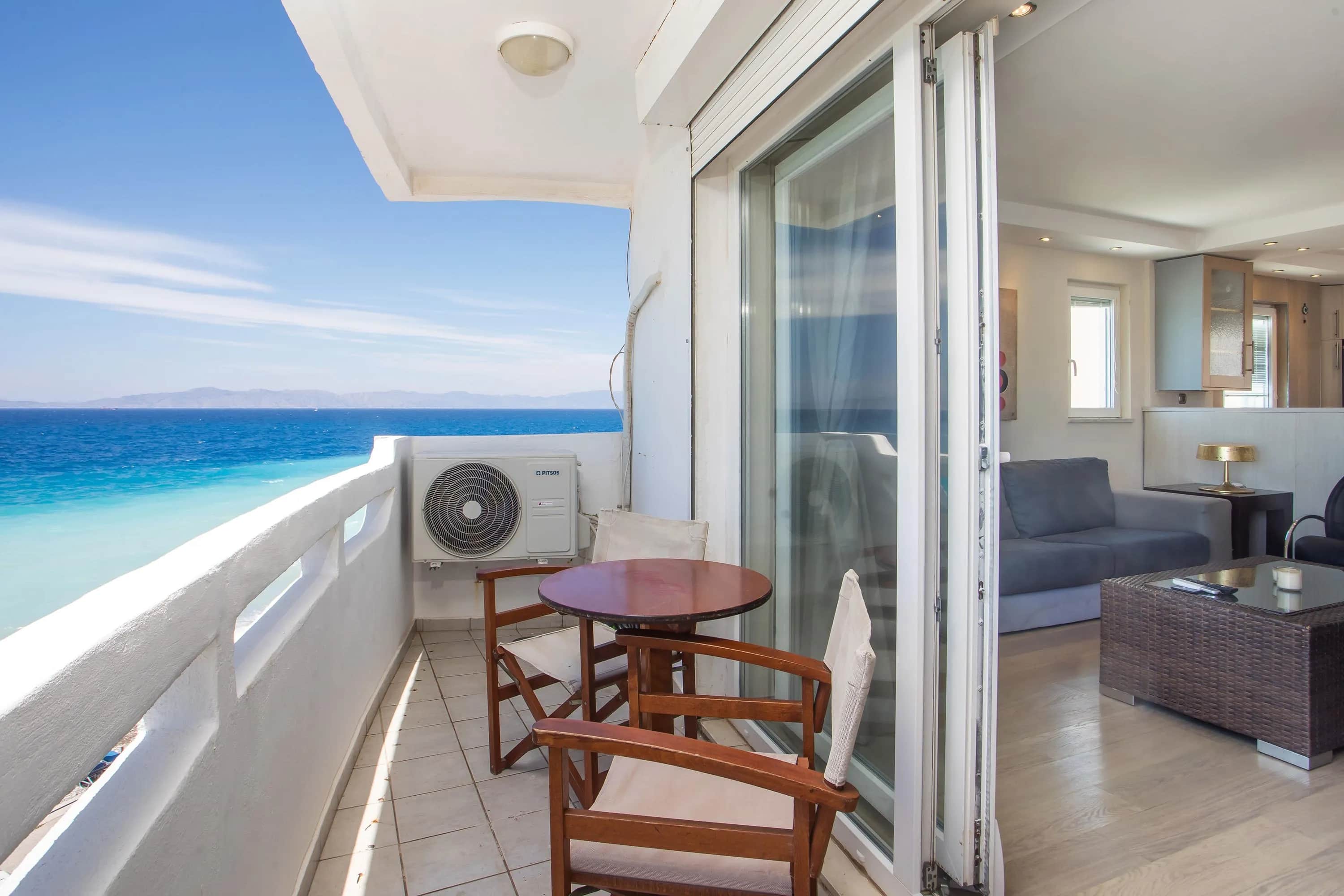 Molos Seaside Apartment — photo 3