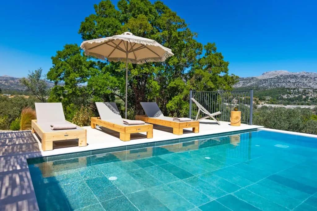Villa Nobu, Massari