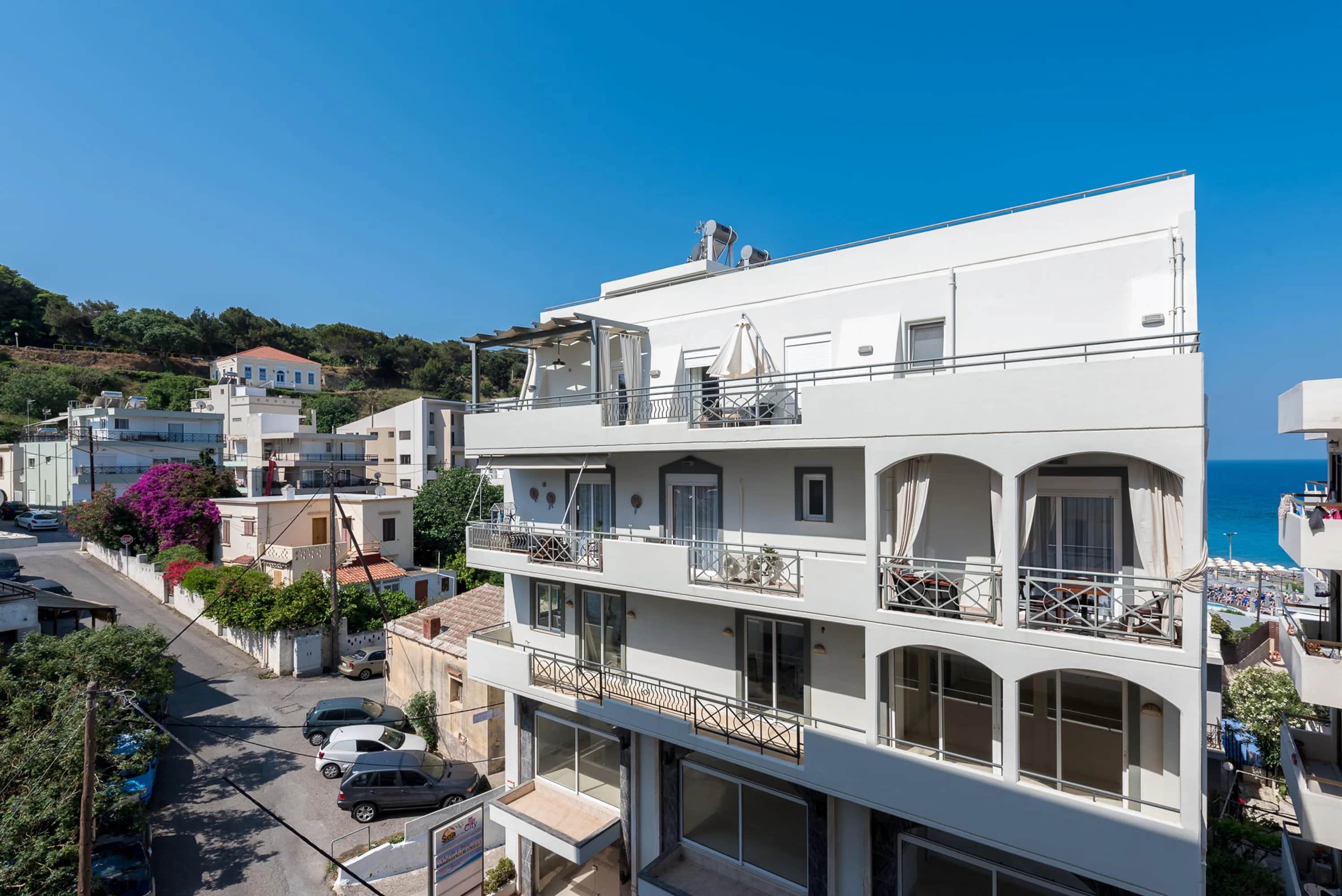 Sea and the City-Theros Apartment — photo 3