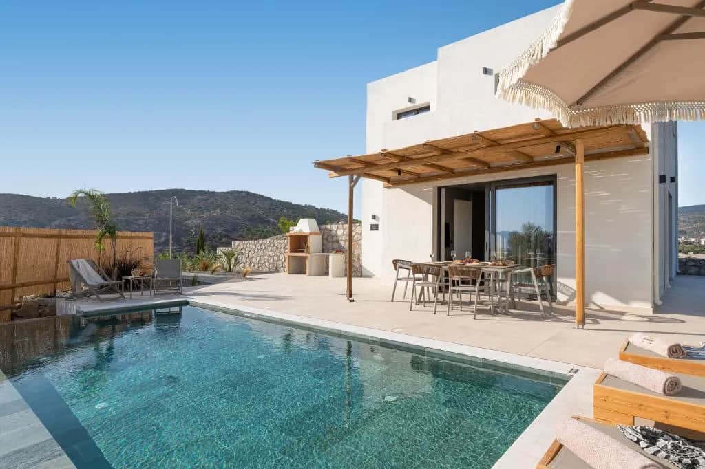 Villa Monet, Massari