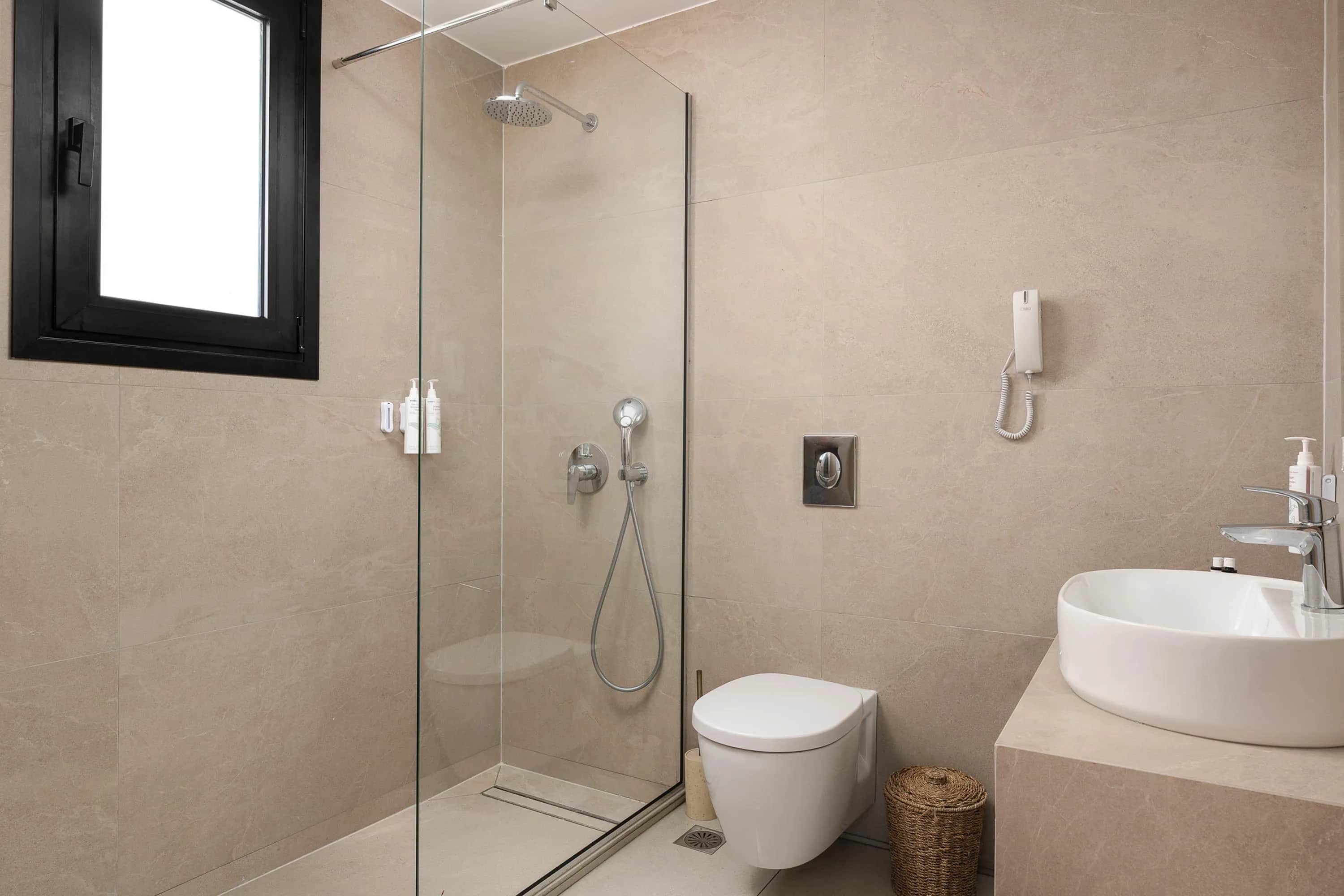 Suite with Jaccuzi - Martini Boutique Resort — photo 5