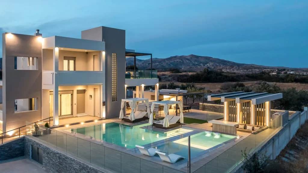 Grand Aqua Luxury Villa by Mintzi, Gennadi