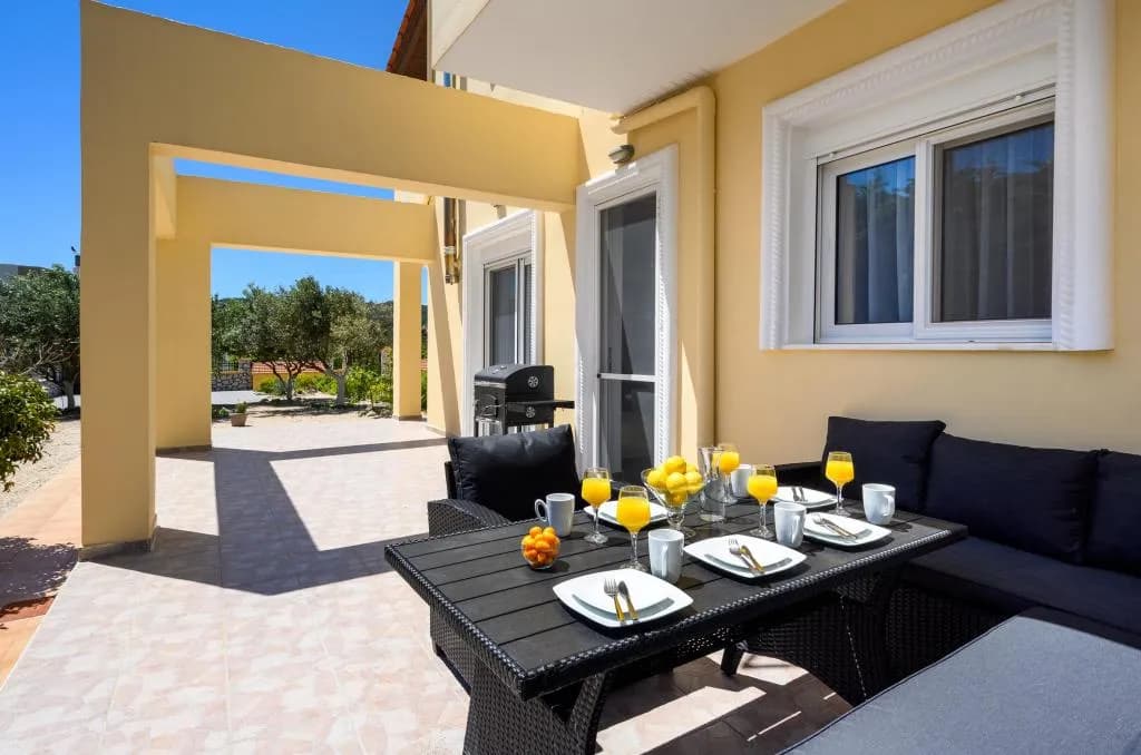 Sunny Garden - Apt 1, Pastida