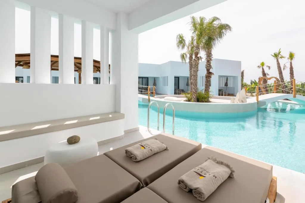 Suite with Sharing Pool - Martini Boutique Resort, Kremasti