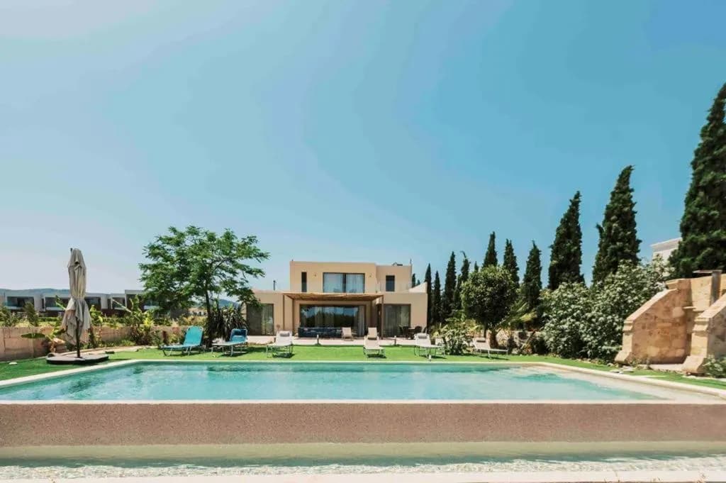 Mythica Luxury Villa, Gennadi