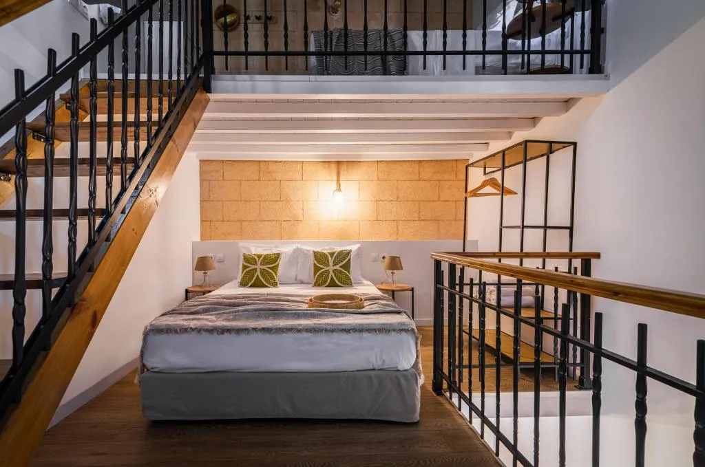 Kiki House, Rhodes City