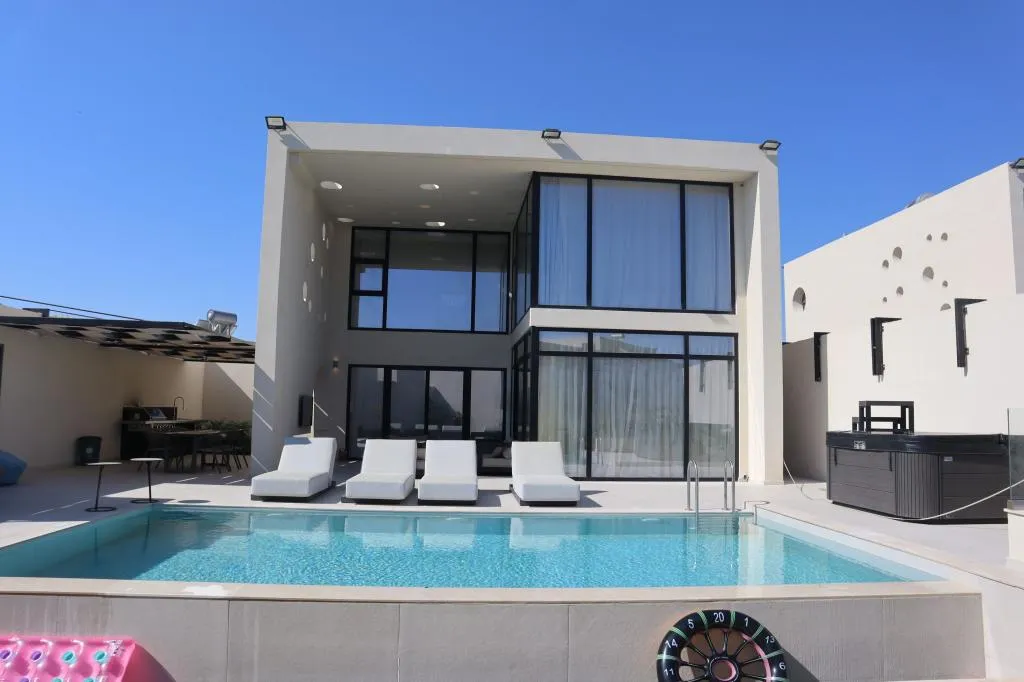 Trapezia Luxury Living - Tourmaline, Kolympia