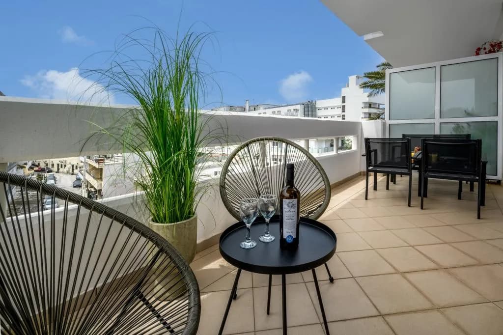 Elli Down Town Apartment Karma, Rhodes City