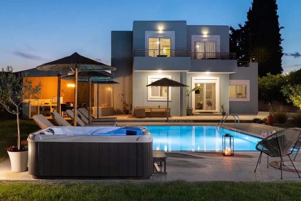 Ethria Pool Villa with heated jacuzzi, Afandou